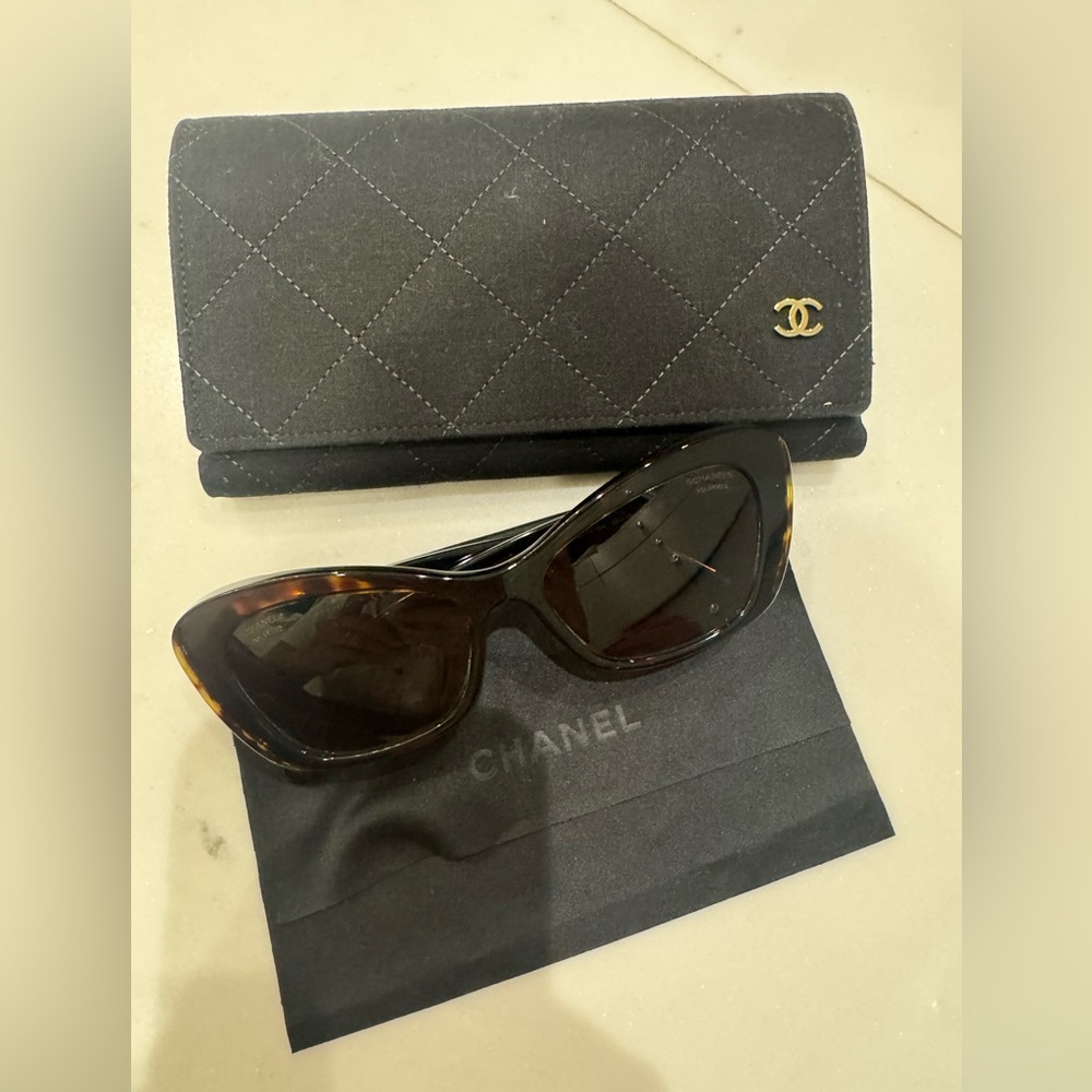 CHANEL Cat Eye Sunglasses